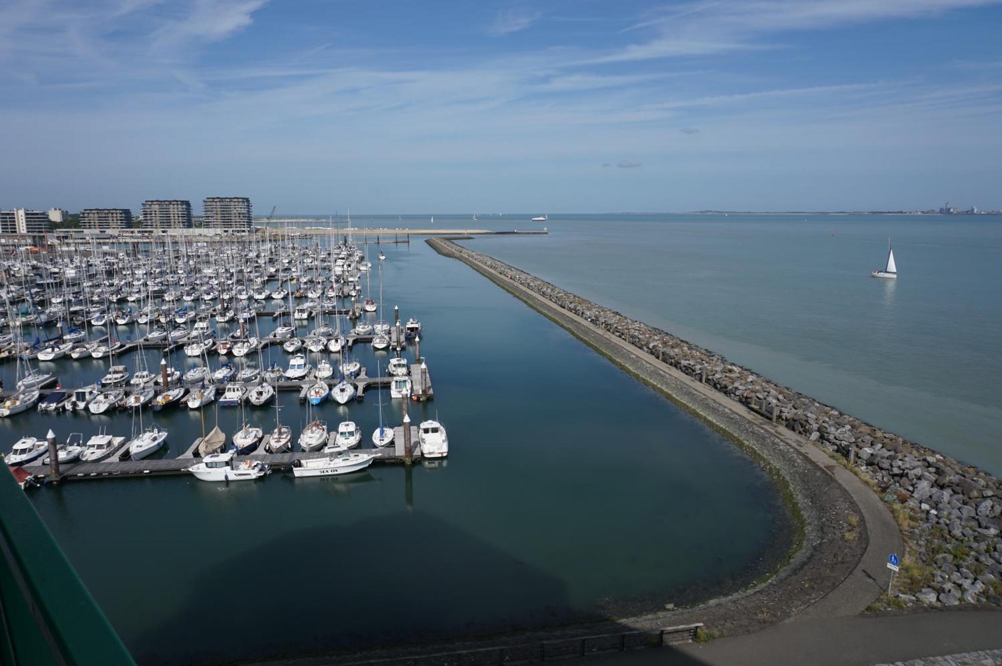 Kustverhuur, Appartement Aan Zee, Port Scaldis 05042 Брескенс Екстериор снимка